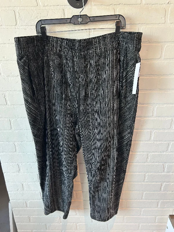 Athletic Pants By Athleta In Black & White, Size: 22