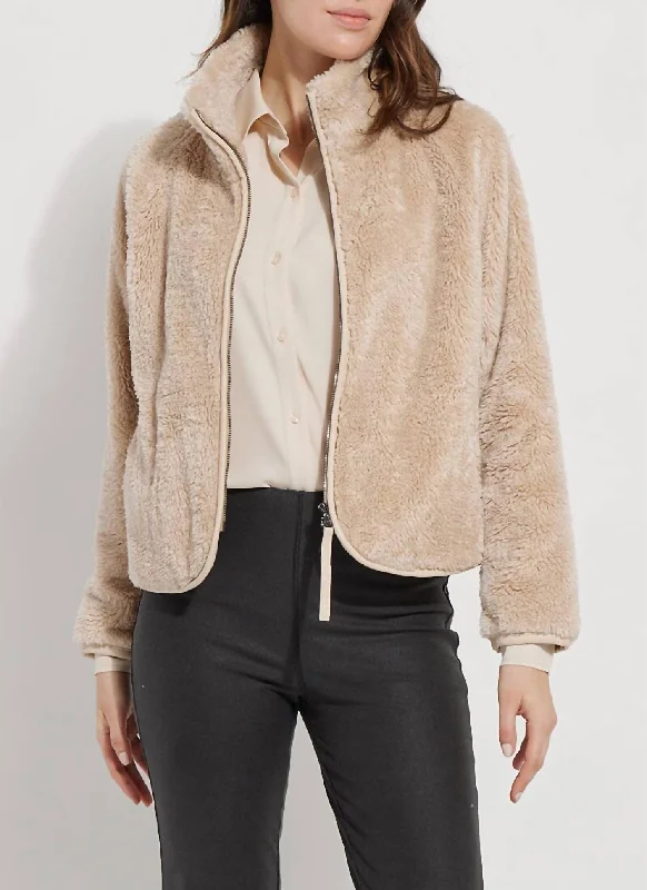 Elora Sherpa Fleece Jacket In Light Almond