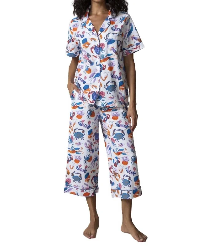 Short Sleeve & Cropped Pants Pajama Set In Pretty Pinchers